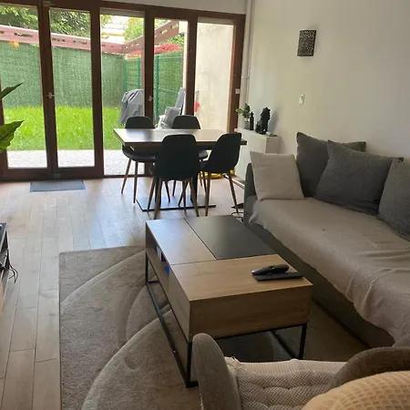 Disponible - Avec Parties Communes Apartment